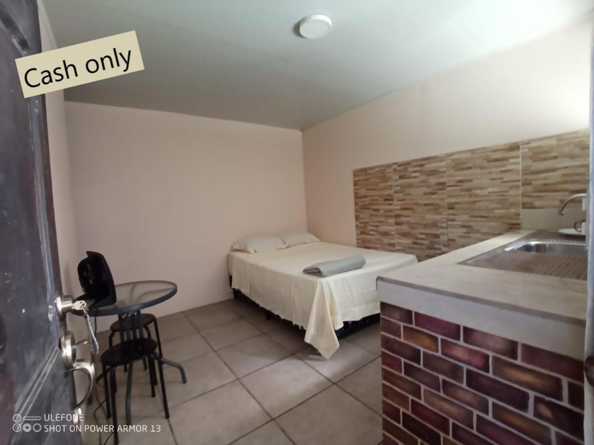 Hogar Tico-Estadounidense Cerca De Aeropuerto Alajuela Extérieur photo